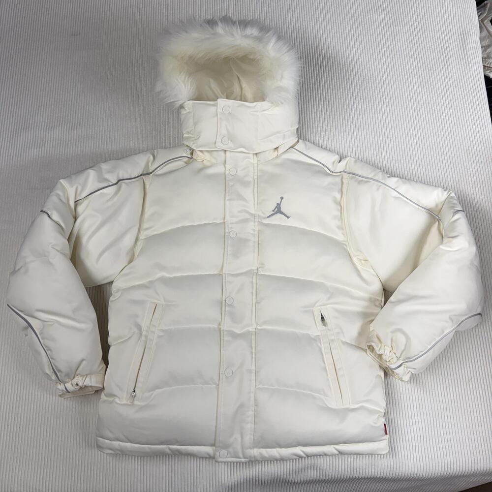 Supreme X Jordan Jacket Mens XS White Hooded Puffer Fur Trim Logo Back